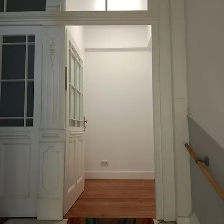 Modern With Balcony In A Location * ויסבאדן