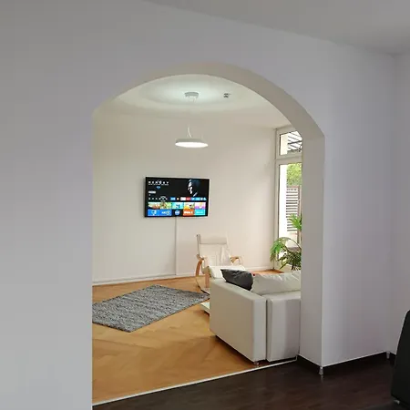 Modern With Balcony In A Location * ויסבאדן